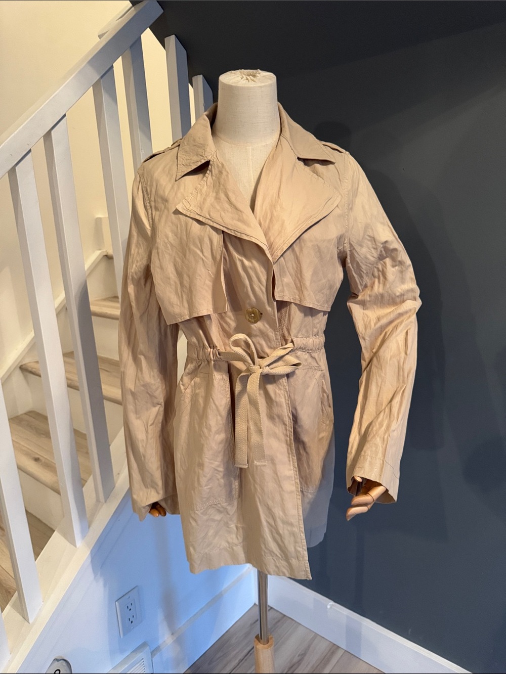 Sanctuary. Light 3/4 Trench. Size M
